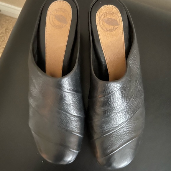 Nurture by Lamaze Shoes - Nuture black leather mules. Size 8